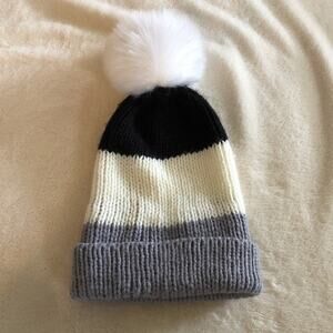 Norla Canada Knit Beanie